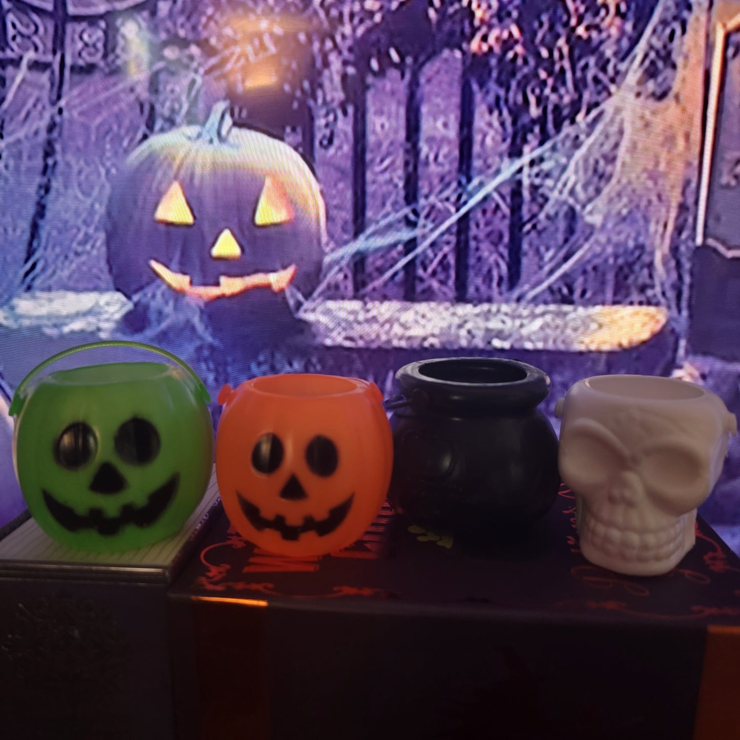 HALLOWEEN BATH BOMBS